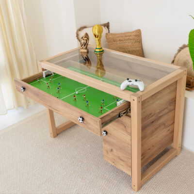 Biurko piłkarskie dla dzieci - blat z motywem boisk